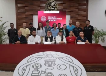 Promueve gobierno de Estefanía Mercado inclusión económica del sector de buceo en la transformación de Playa del Carmen 