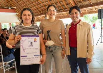 Estefanía Mercado pone en alto a Playa del Carmen con premio nacional de Buen Gobierno