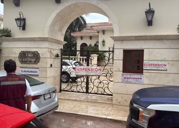 Gobierno de Estefanía Mercado clausura recinto en Playa Paraíso para proteger zona de anidación de tortugas y garantizar paz vecinal