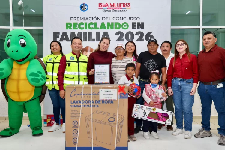 Atenea premia a las familias ganadoras del concurso “Reciclado en Familia”