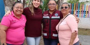 Atenea escucha, atiende y entrega apoyos con el programa “Miércoles con la Gente” en Zona Continental