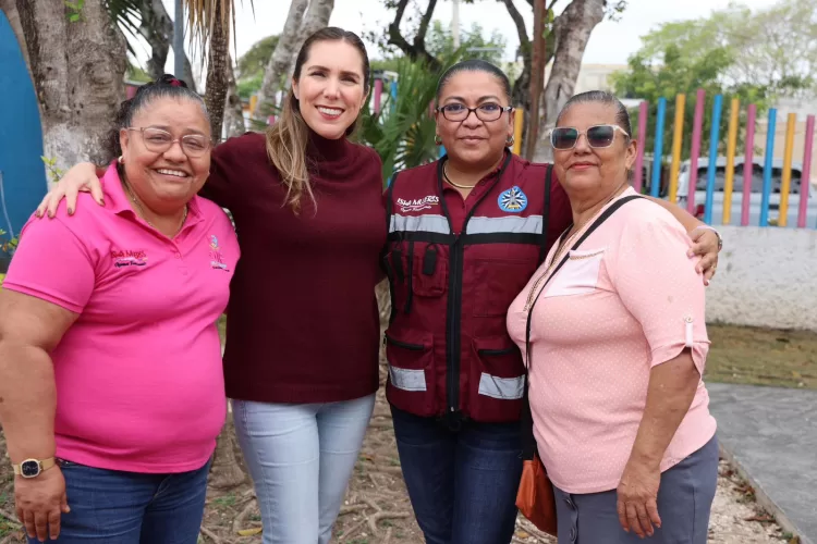 Atenea escucha, atiende y entrega apoyos con el programa “Miércoles con la Gente” en Zona Continental