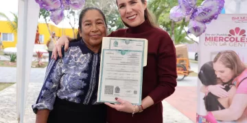 Atenea escucha, atiende y entrega apoyos con el programa “Miércoles con la Gente” en Zona Continental