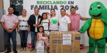 Atenea premia a las familias isleñas comprometidas con el medio ambiente a través del programa “Reciclando en Familia”