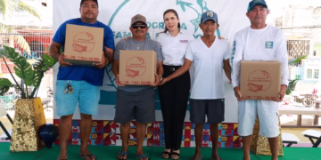 Atenea apoya al sector pesquero con la entrega de despensas del Programa Familia Pescadora