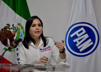Plan B de Claudia Sheinbaum busca meter a la presidenta en campaña rumbo a 2027: Mayuli Martínez 