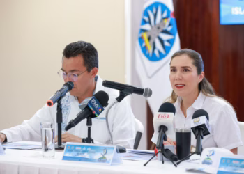 Atenea impulsa la transformación de la imagen urbana de Isla Mujeres con Rutas Mágicas de Color
