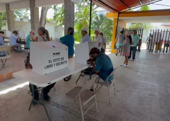 Juntar revocación de mandato con jornada electoral requeriría más funcionarios de casillas: José Luis Olivares