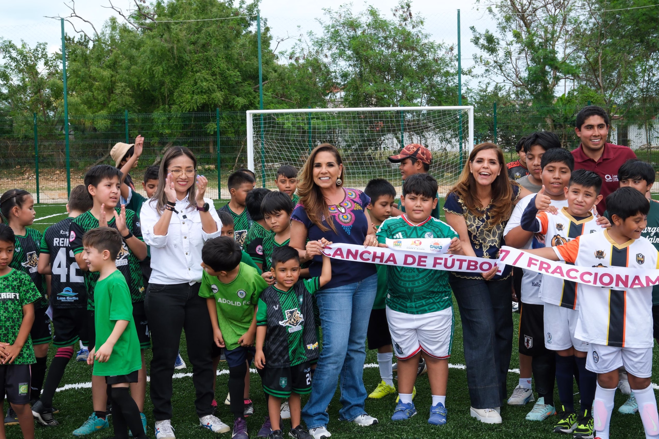 Mara Lezama y Yensunni Martínez inauguran espacio público multideportivo en Chetumal
