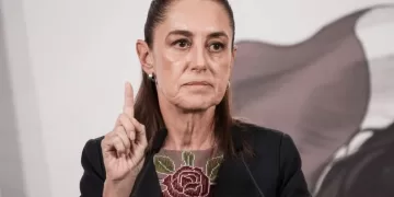 "Vamos a corregir todo eso", Sheinbaum sobre denuncias de salarios bajos en Radio Educación
