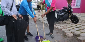 Atenea Gómez Ricalde encabeza nueva jornada del Limpiatón en Isla Mujeres