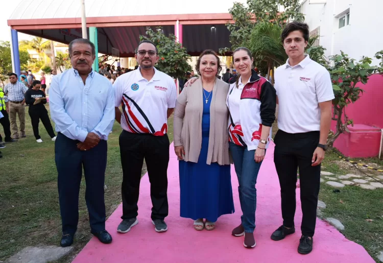 Gobierno de Atenea Gómez Ricalde construye más espacios públicos para las juventudes isleñas