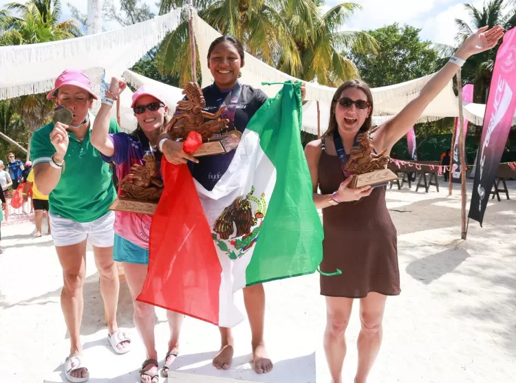 El Cruce de Mujeres reúne a más de 150 nadadoras de todas partes del mundo