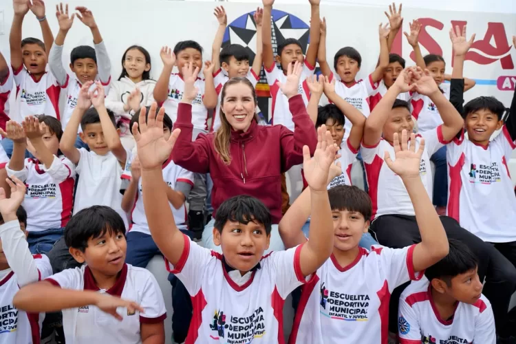 Atenea inaugura la primera cancha de fútbol 7 en Ciudad Mujeres