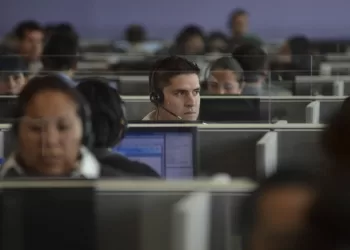 Va Morena por prohibir llamadas publicitarias de bancos a clientes