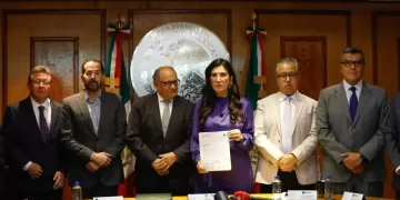 Recibe Cámara de Diputados iniciativa presidencial de reforma electoral