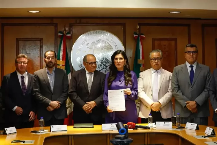 Recibe Cámara de Diputados iniciativa presidencial de reforma electoral