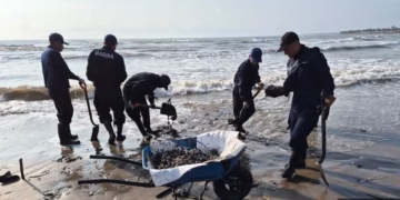 Gobierno refuerza acciones contra derrame de hidrocarburo en el Golfo de México