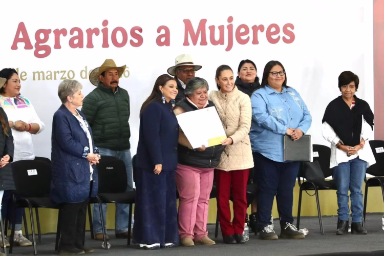 Sheinbaum reivindica a las mujeres ejidatarias y comuneras; les han entregado 30 mil títulos de propiedad