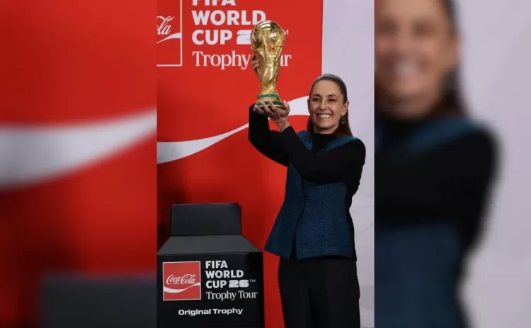 Sheinbaum presenta la copa del Mundial de Futbol 2026 que será exhibida en CDMX