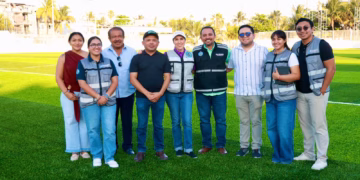 Atenea constata avances de la cancha de fútbol Soccer de la colonia Salinas previo a su inauguración