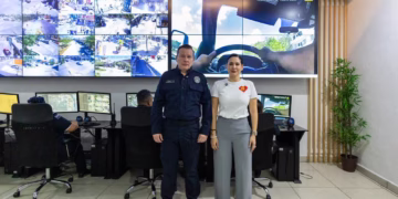 Estefanía Mercado supervisa en C4 uso de bodycams para fortalecer la vigilancia policial en Playa del Carmen