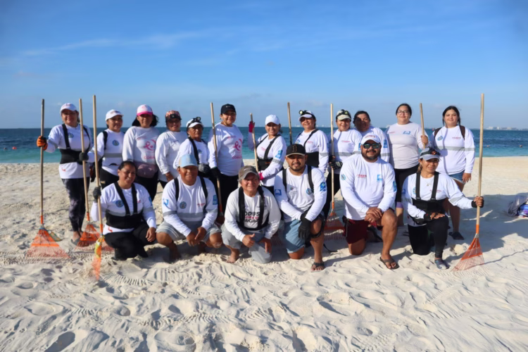 Gobierno de Isla Mujeres mantiene playas limpias y certificadas para fortalecer el turismo