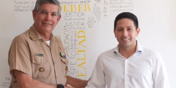 Renán Sánchez fortalece la coordinación con la Marina para cuidar mejor a las familias de Cozumel