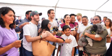 Fernando Muñoz respalda a Estefanía Mercado en el cuidado animal en Playa del Carmen