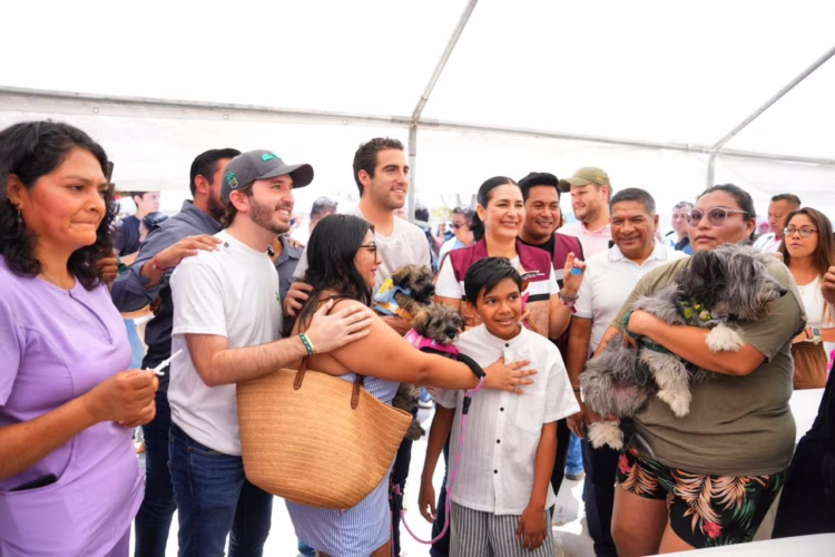 Fernando Muñoz respalda a Estefanía Mercado en el cuidado animal en Playa del Carmen