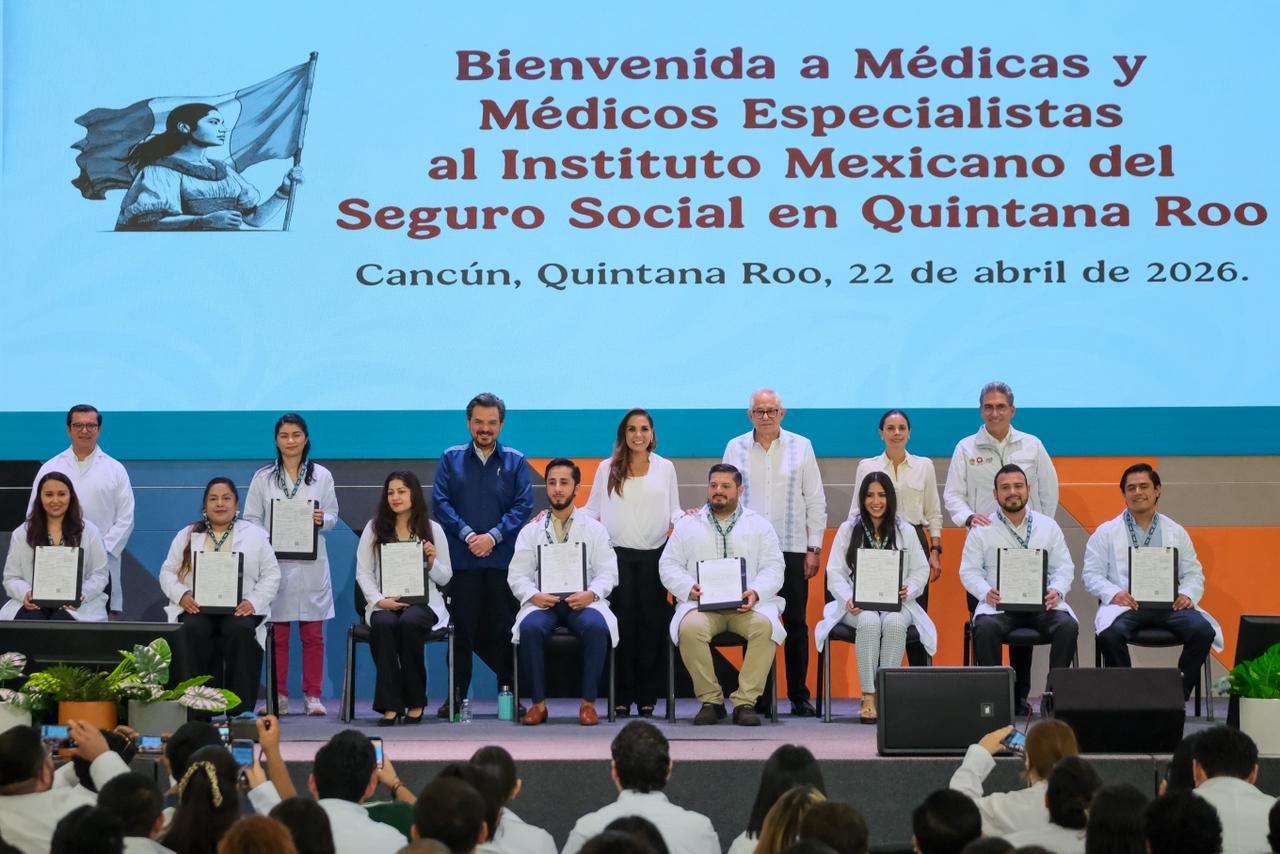 Mara Lezama y Zoé Robledo reciben a 123 especialistas al IMSS para fortalecer la atención médica en Quintana Roo
