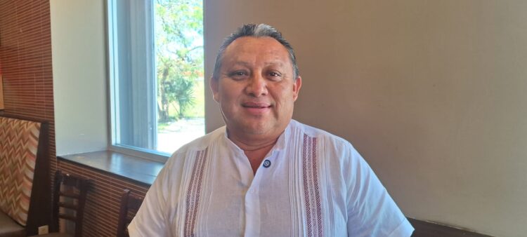Erick Borges Yam acude a Playa del Carmen para desmentir a regidor