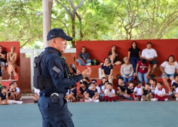 Refuerza Estefanía Mercado acciones preventivas en escuelas con la Policía y el DIF Municipal