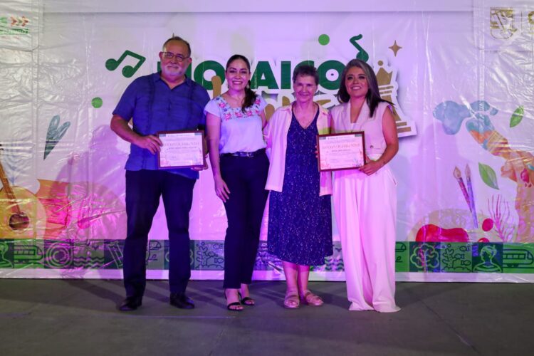 Celebra Puerto Morelos el Día Internacional de la Danza y el Libro con gran espectáculo
