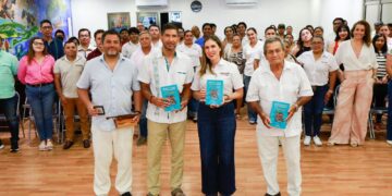 Presentan en Isla Mujeres el libro “Mi sal, el remo y la tormenta” de Luciano Núñez 