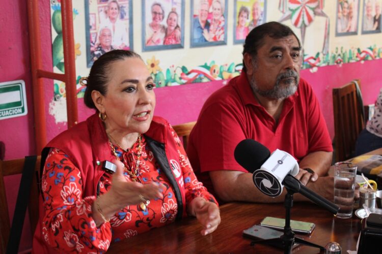 Ediles que cedan facultades al estado pasarán a la historia como incapaces: Cora Amalia