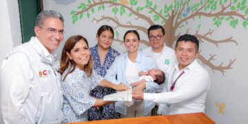 Ana Paty Peralta y Verónica Lezama protegen derecho a la identidad en Cancún