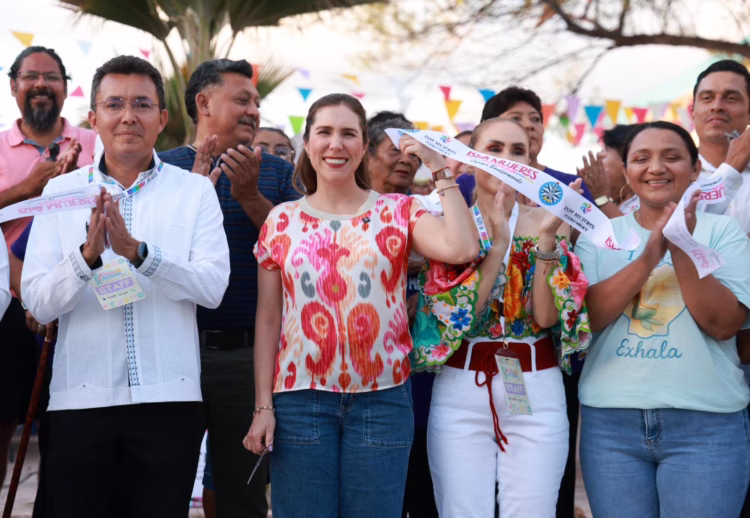 Atenea promueve espacios para el talento local con la Feria Artesanal en Isla Mujeres