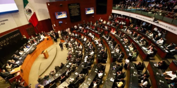 Esperan señal unos 30 senadores para competir por alguna gubernatura