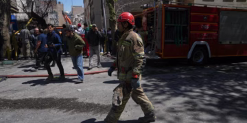 EU e Israel atacan instalaciones petroleras, ferroviarias y puentes de Irán a horas de vencer plazo fijado por Trump