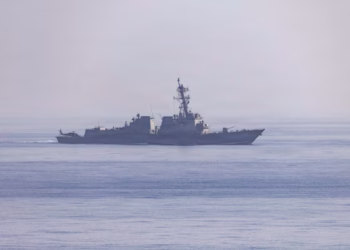 Irán anuncia que abre “completamente” el estrecho de Ormuz mientras dure alto el fuego