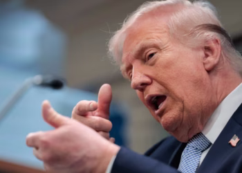 Irán insta a Trump a escoger entre tregua o seguir la “guerra a través de Israel”