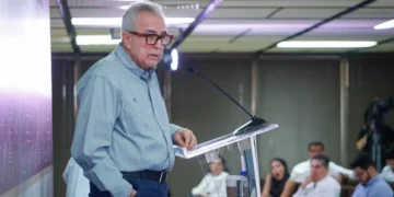 Oposición pide renuncia de Rubén Rocha tras acusaciones de EU; plantean desaparecer poderes en Sinaloa