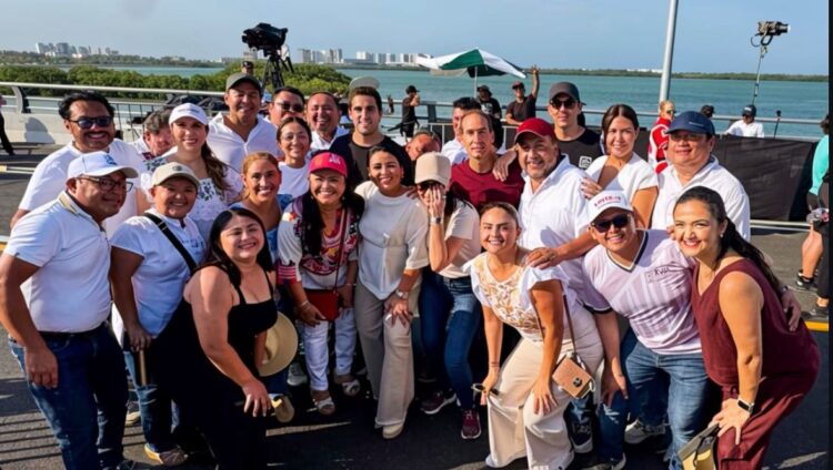 Atestigua Blanca Merari inauguración del puente vehicular Nichupté