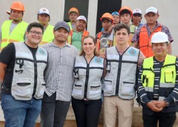 Atenea reconoce a trabajadores de la construcción por ser clave en la transformación de Isla Mujeres