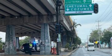 Explosión de transformador de CFE deja a gran parte de Playa del Carmen y Cozumel sin electricidad