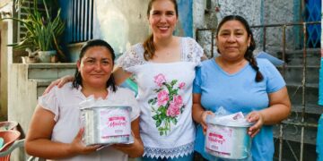 Atenea recorre colonias de Isla Mujeres para celebrar a las mamás con cercanía y trabajo en territo