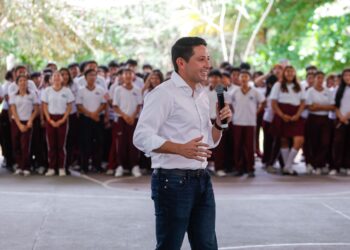 Renán Sánchez arranca en Cozumel programa de prevención desde las escuelas