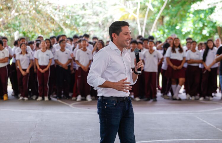 Renán Sánchez arranca en Cozumel programa de prevención desde las escuelas