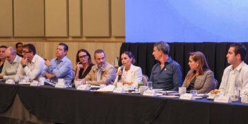 Todo el respaldo y trabajo en equipo para impulsar el Distrito Financiero y Tecnológico: Ana Paty Peralta